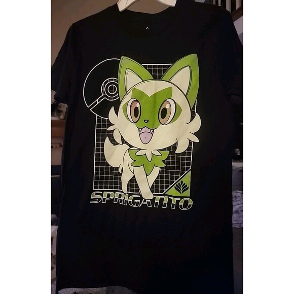 Pokemon Sprigatito Premium T-Shirt  Boxlunch GameFreak Exclusive Small New B7 - Picture 1 of 4